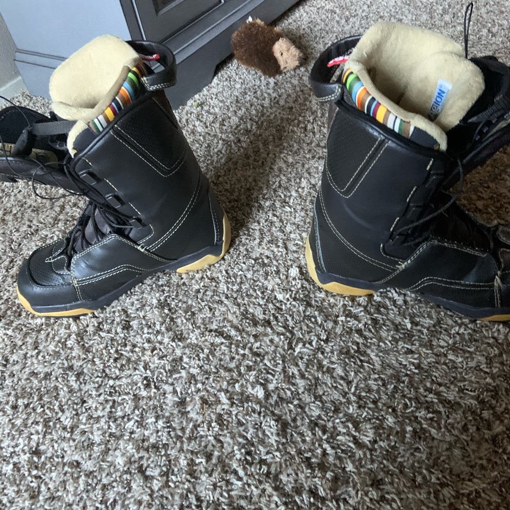Salomon snowboard boots